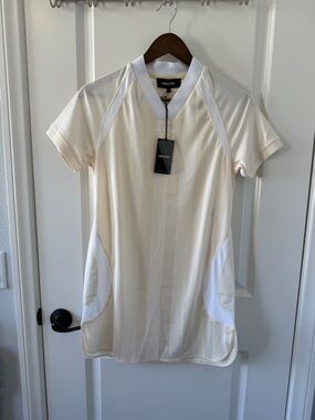 Kith Short-Sleeve Cream Athletic Tee dress size Small